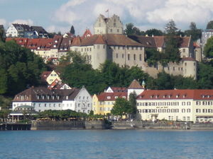 Blick vom Schiff auf Meersburg am Bodensee