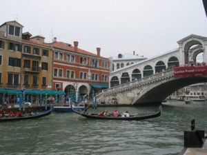 Venedig mit Canale Grande und Rialto Brücke