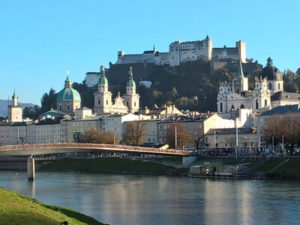 Salzburg mit Salzach und Burg